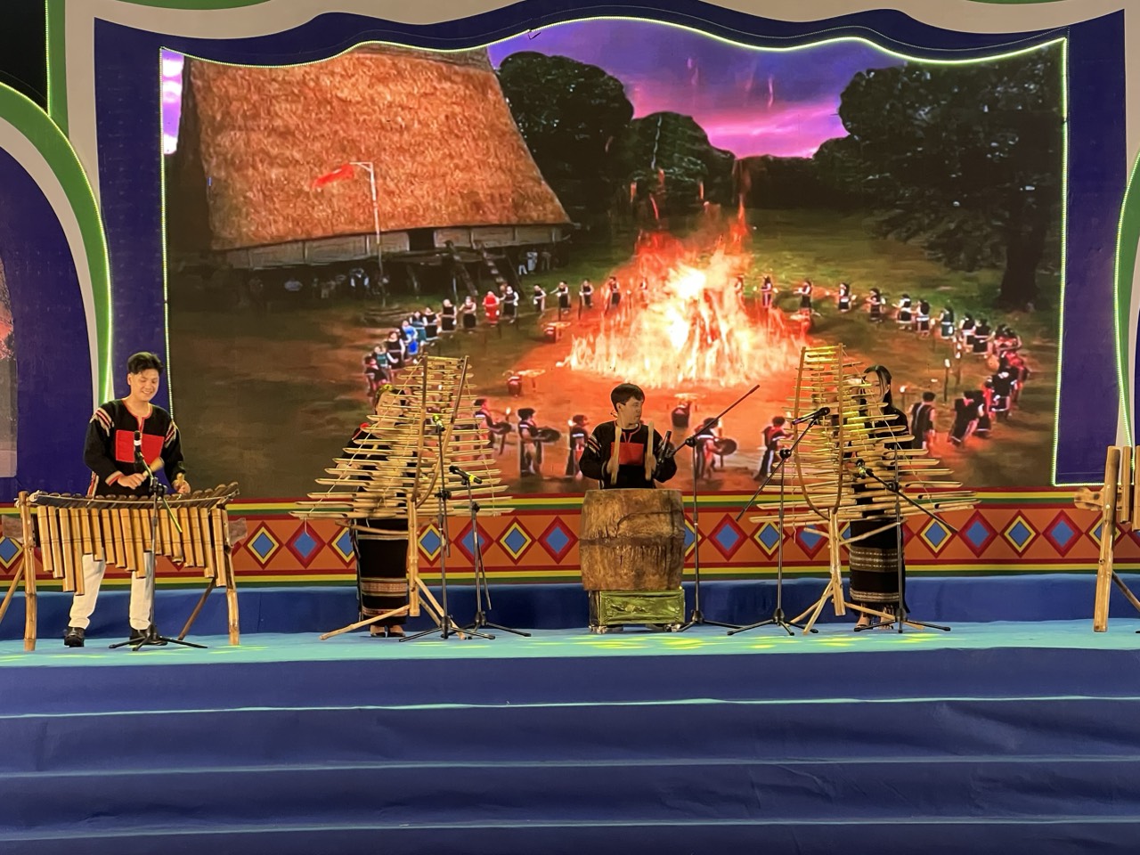 Rực rỡ và bản sắc từ chương trình Đêm sắc màu âm nhạc Ngày hội quảng bá, kết nối du lịch các thành phố Tây nguyên - Tuy Hòa năm 2023